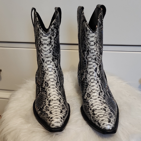 Women's Snakeskin Western Boots NWOT - Picture 4 of 7